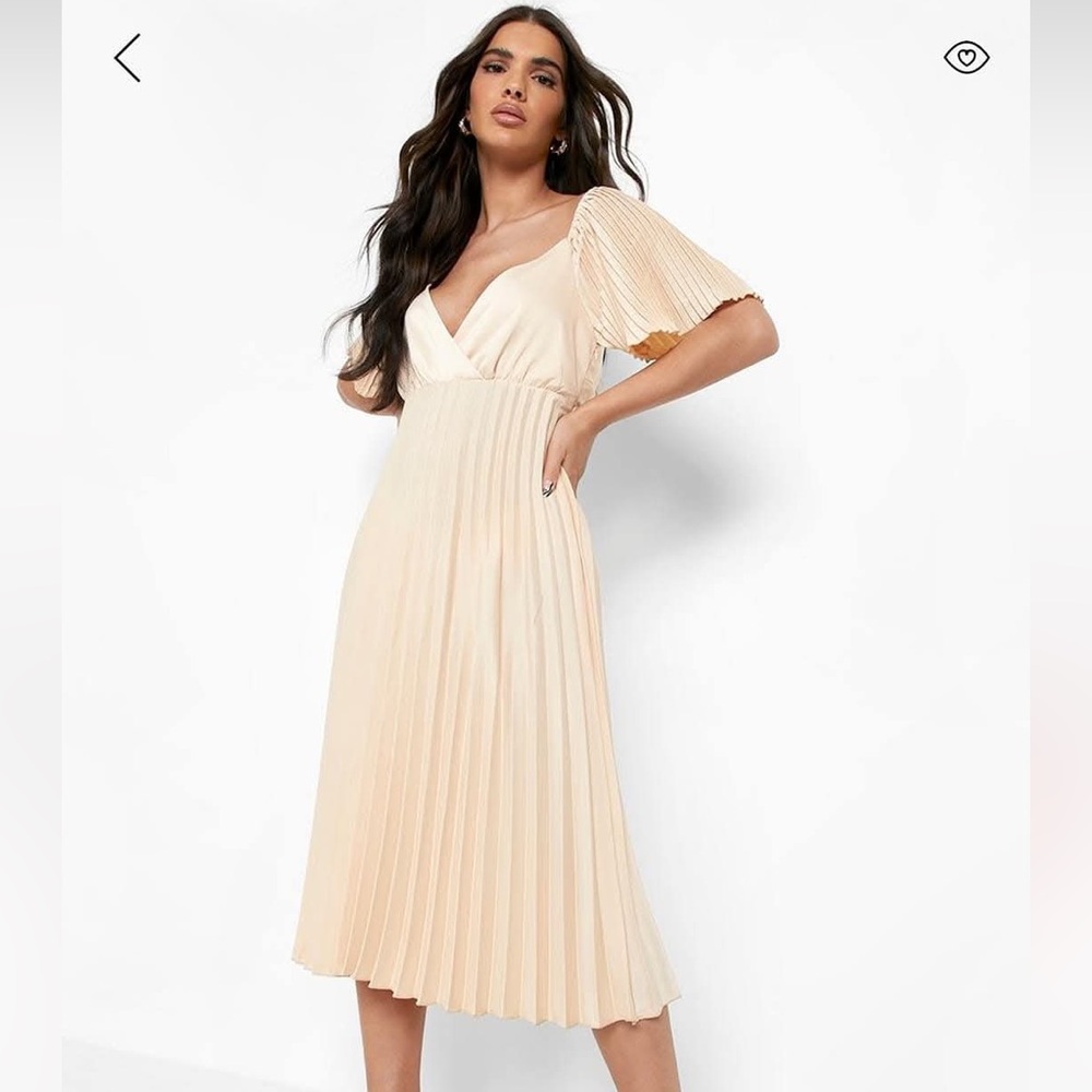 Boohoo Cream A-Line Pleated Skirt